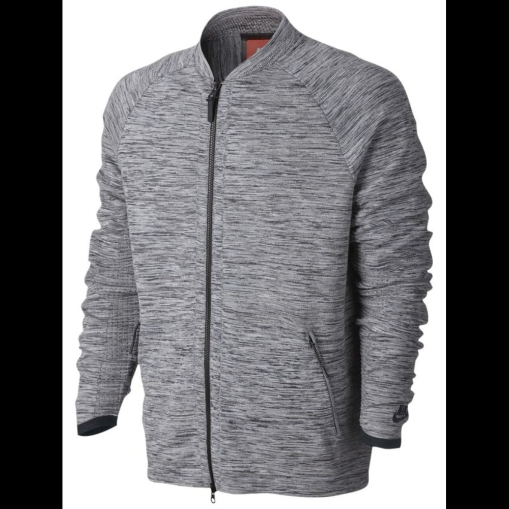 NIKE SPORTSWEAR TECH KNIT